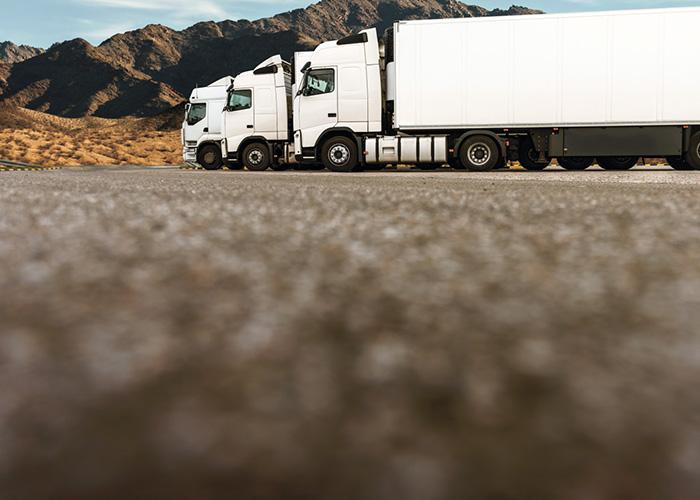 location-camions-poids-lourd-avec-benne
